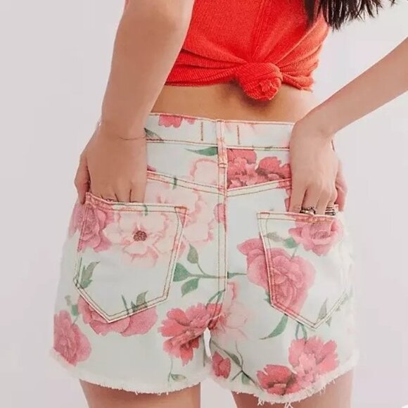 NEW Driftwood Goldie Floral Print Mid Rise Fray Hem Shorts Size 24 - Picture 2 of 7